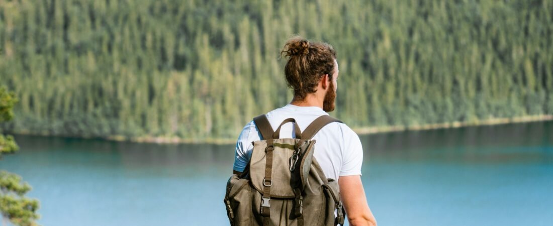 The Ultimate Guide to Hiking with Dogs: Safety, Etiquette, and Gear